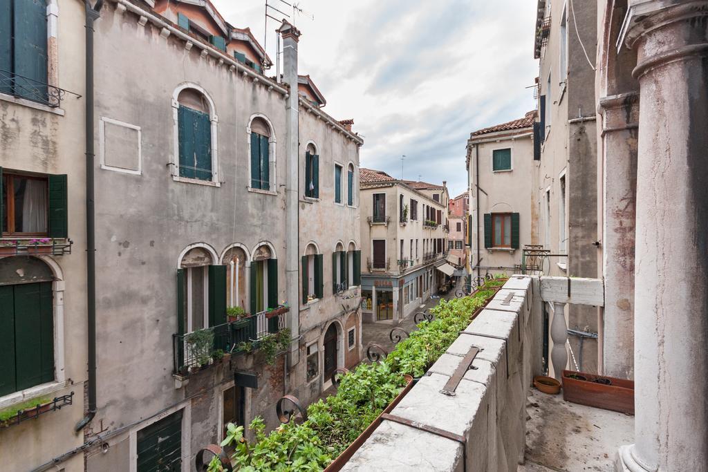 Appartamento Dei Frari Venetië Kamer foto