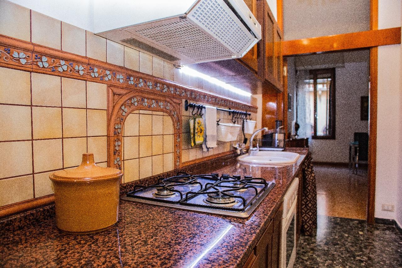 Appartamento Dei Frari Venetië Buitenkant foto